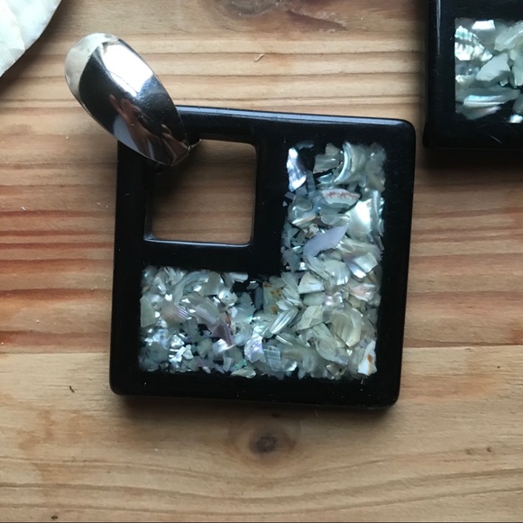 Black Silver Vintage Chunky Acrylic Earrings - Picture 2 of 5